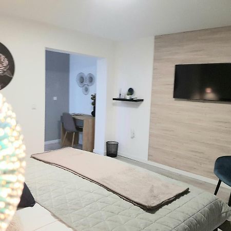 Rooms Vanteo Korenica Bagian luar foto