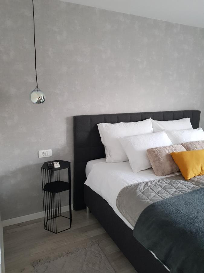 Rooms Vanteo Korenica Bagian luar foto