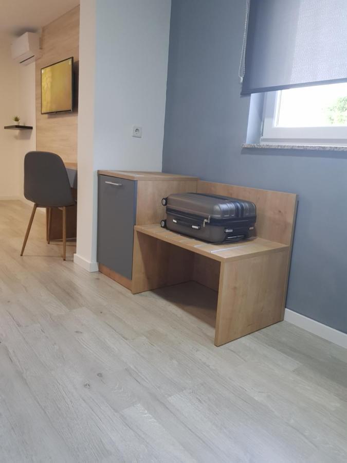 Rooms Vanteo Korenica Bagian luar foto