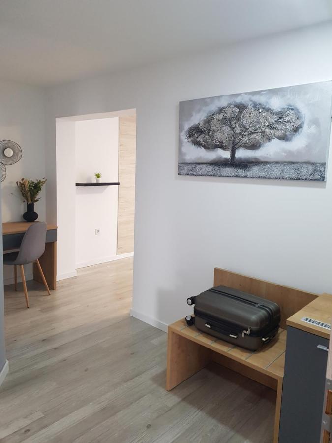 Rooms Vanteo Korenica Bagian luar foto