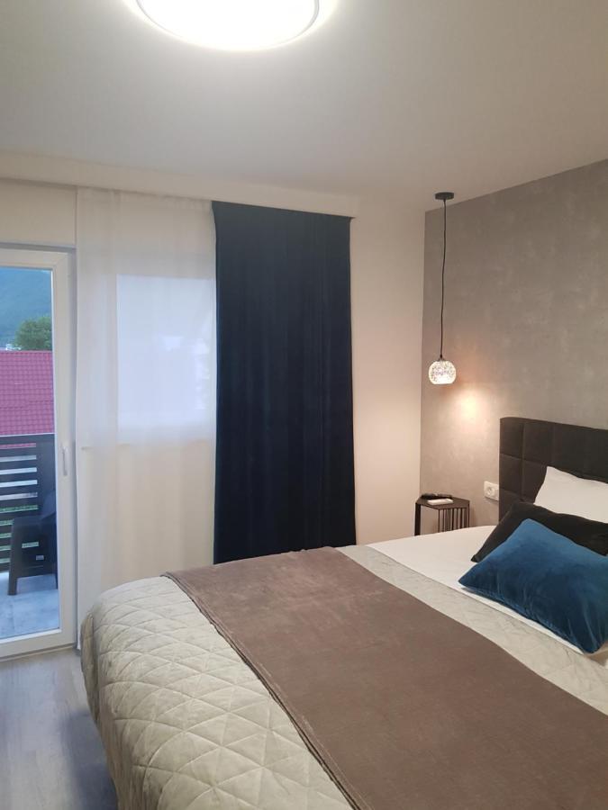 Rooms Vanteo Korenica Bagian luar foto