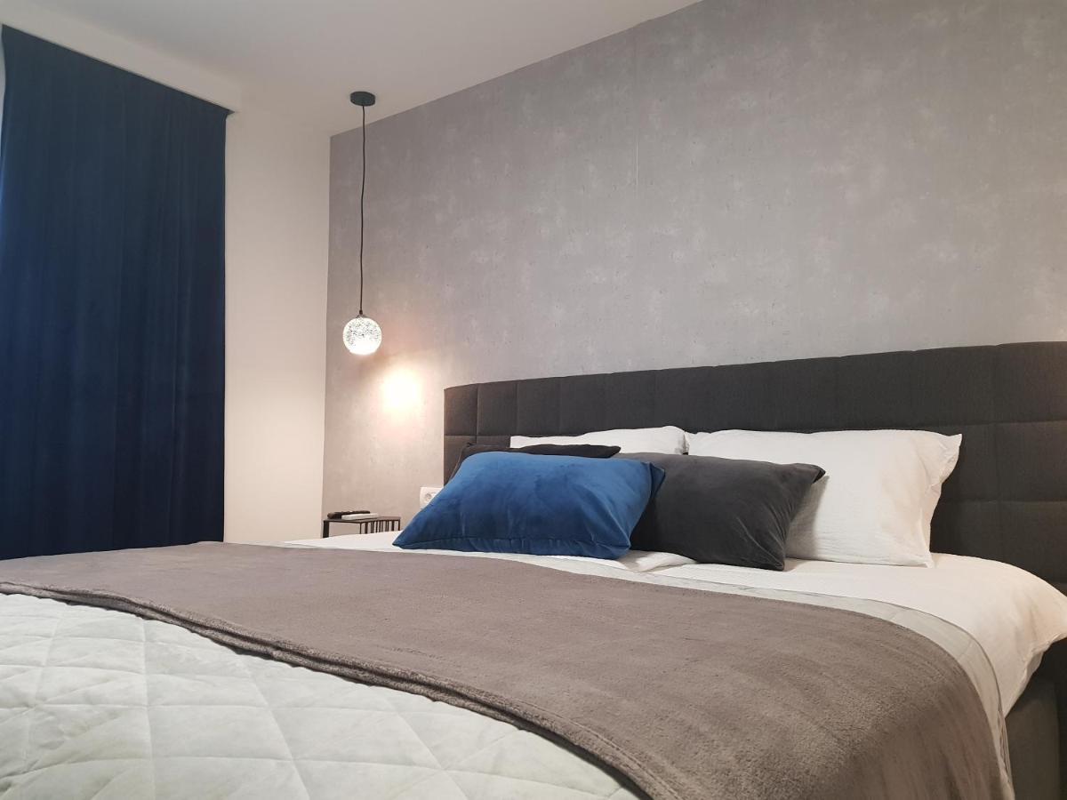 Rooms Vanteo Korenica Bagian luar foto