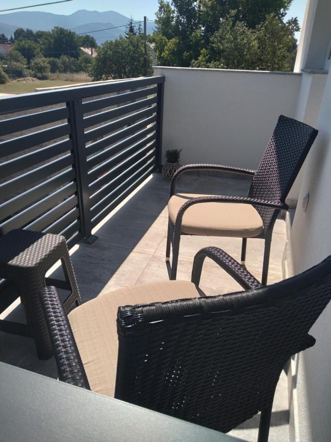 Rooms Vanteo Korenica Bagian luar foto