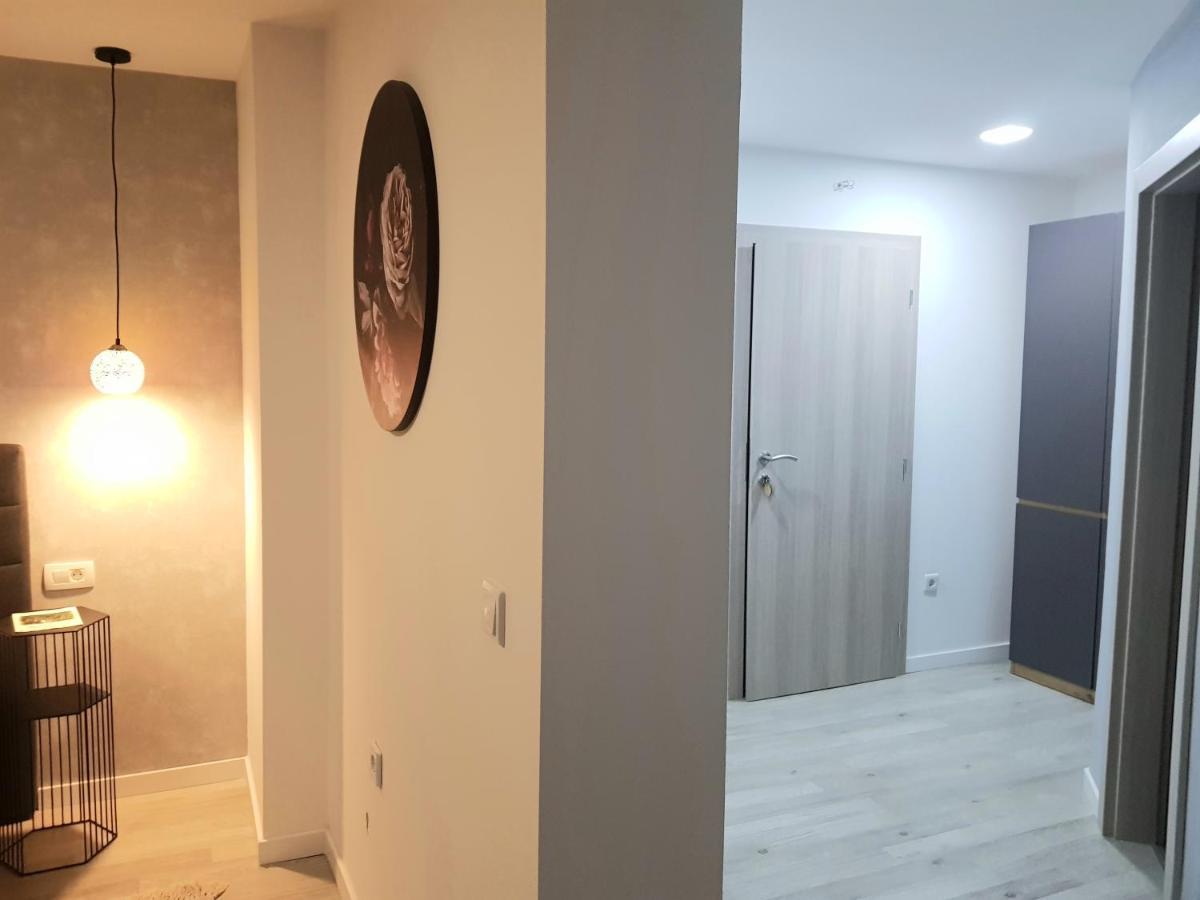 Rooms Vanteo Korenica Bagian luar foto