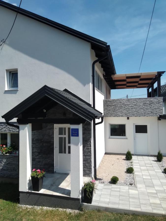 Rooms Vanteo Korenica Bagian luar foto